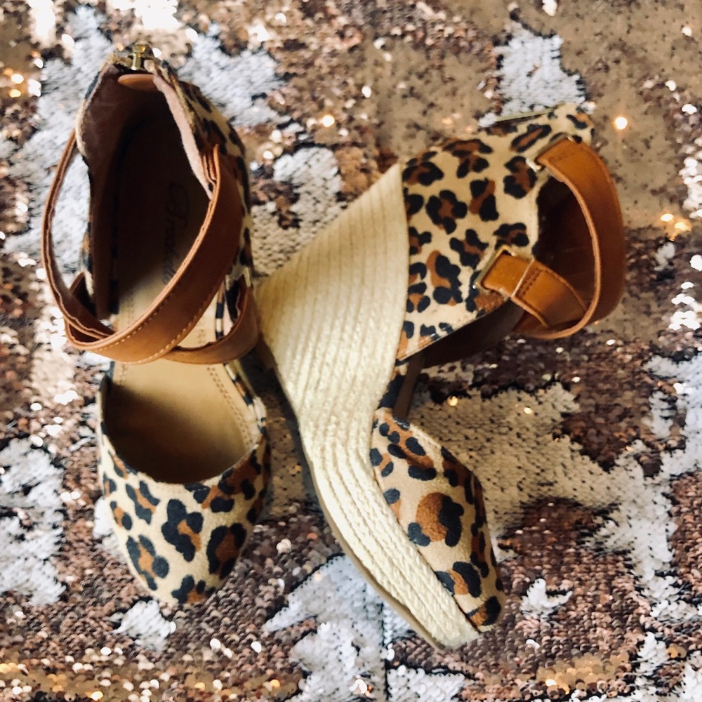 🐆♥️LEOPARD LOVE ♥️🐆Breckelles Wedges size 5.5